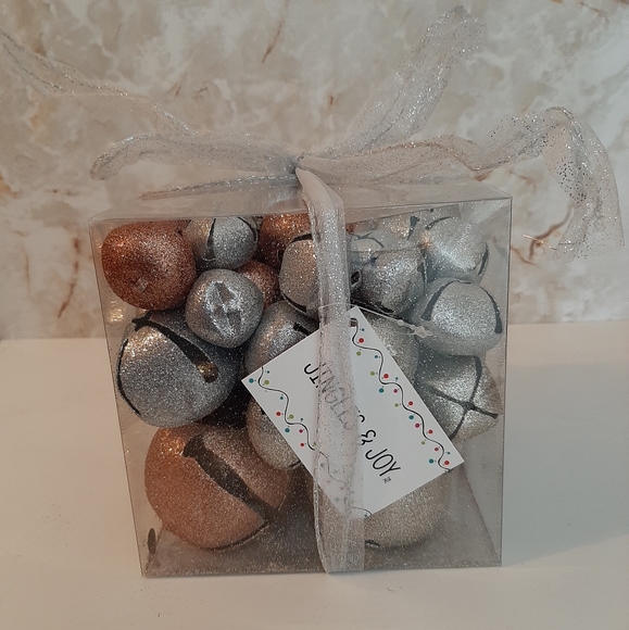 1 Lot of Decorative Metal Glitter Jingle Bells - Picture 2 of 13